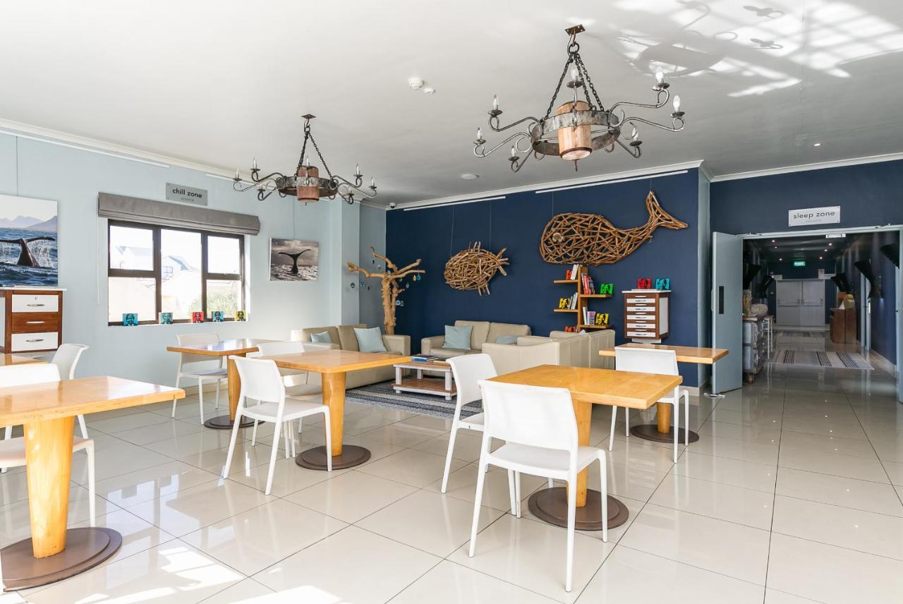 Zzzone Boutique Hostel ヘルマナス エクステリア 写真