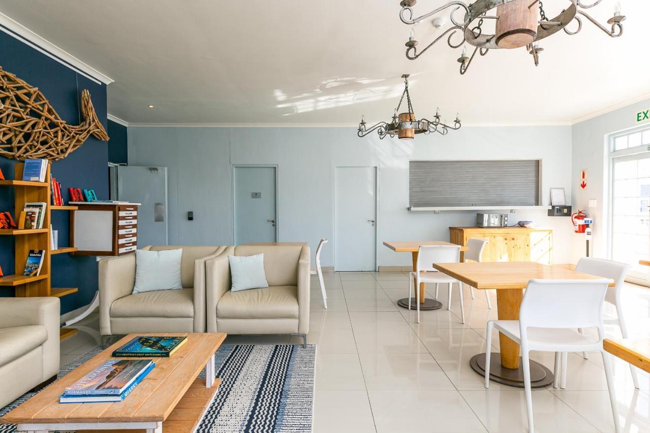 Zzzone Boutique Hostel ヘルマナス エクステリア 写真
