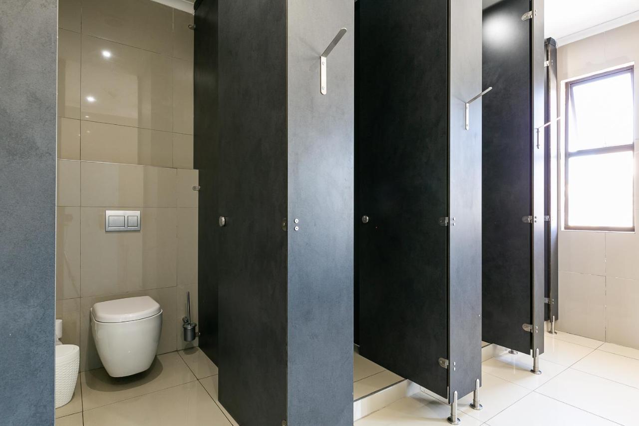 Zzzone Boutique Hostel ヘルマナス エクステリア 写真