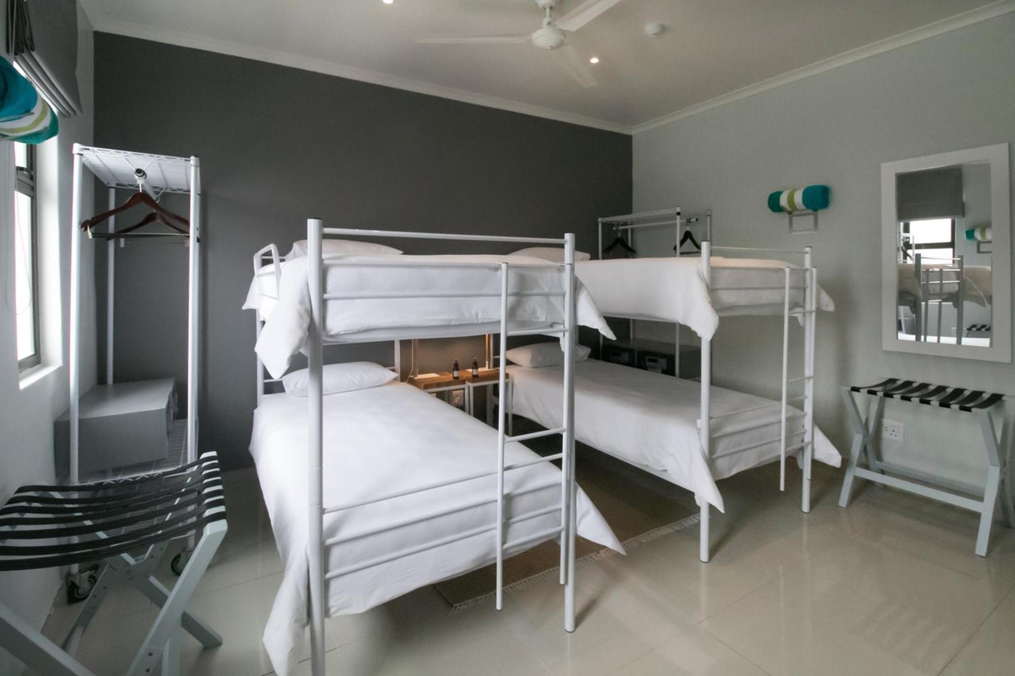 Zzzone Boutique Hostel ヘルマナス エクステリア 写真